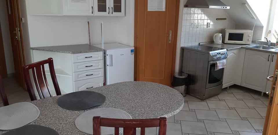 One-Bedroom Apartment,993158434:JPEG